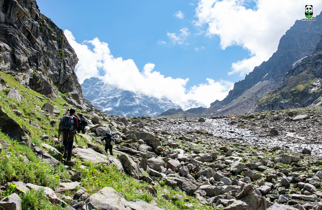 Hampta Pass Tour Package